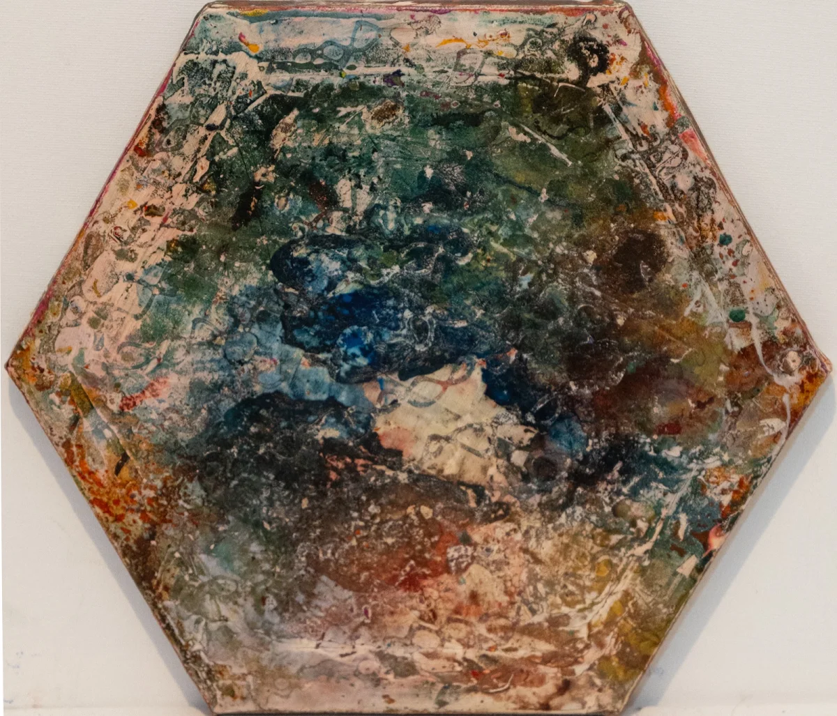 Mosaico, abstract painting by Jayo: Mixed media (acrylic, oil and inks) on canvas, 25 × 29 cm
