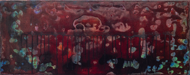 Ondas en rojo oscuro